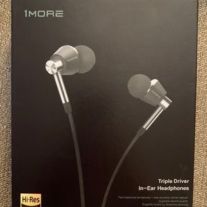1More Triple Driver In-Ear Headphones